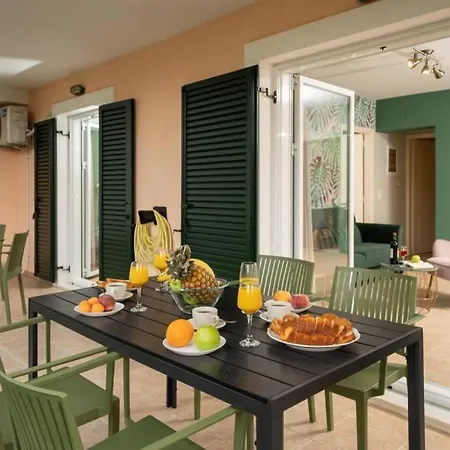 & Elegant With Private Garden Apartment