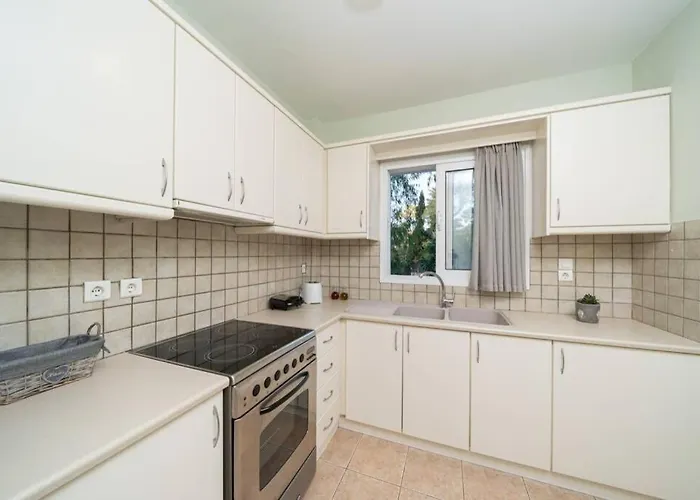 & Elegant With Private Garden Apartamento