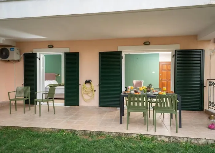 & Elegant With Private Garden Apartamento Argostoli (Kefalonia)