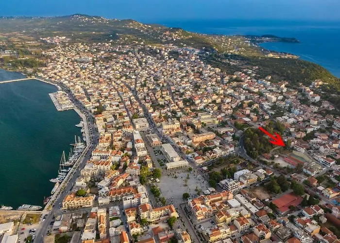 & Elegant With Private Garden *