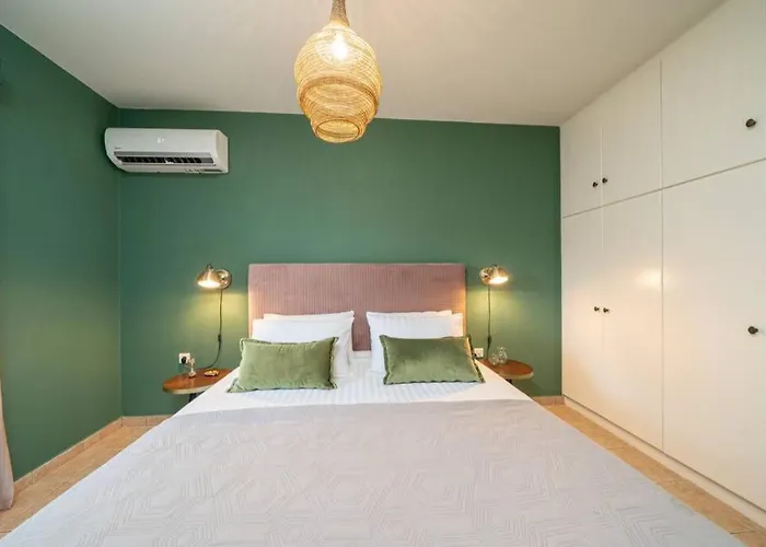 & Elegant With Private Garden