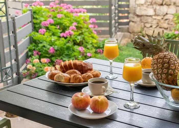 & Elegant With Private Garden Argostoli (Kefalonia)