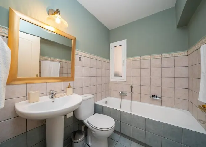 & Elegant With Private Garden