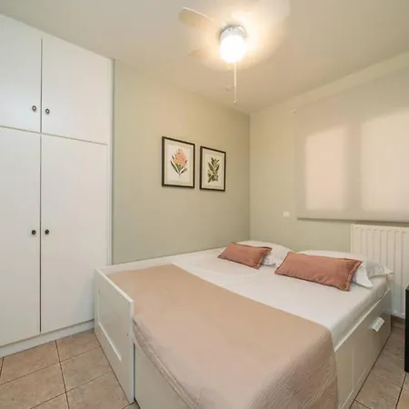 & Elegant With Private Garden Apartamento *