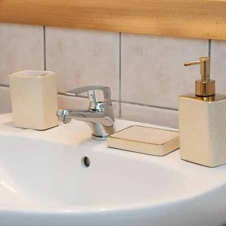 Apartamento & Elegant With Private Garden