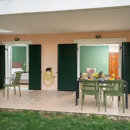 & Elegant With Private Garden Apartament Argostoli (Kefalonia)