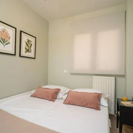 & Elegant With Private Garden