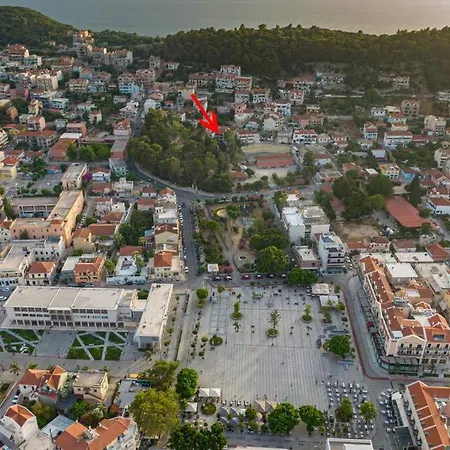 & Elegant With Private Garden Lejlighed