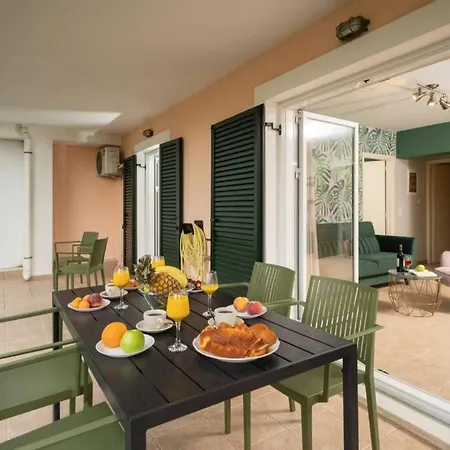 Daire & Elegant With Private Garden Argostolion