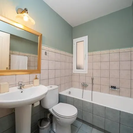 & Elegant With Private Garden